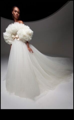 Modern gelinliklerde çağdaş couture fütüristik yetenek